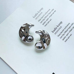 504098600 Серьги