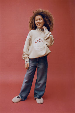 EMBROIDERED PATCH SWEATSHIRT - Zara фото 5