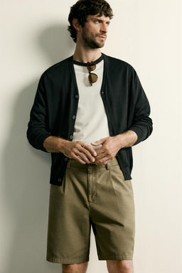 BERMUDA PLIEGUES REGULAR FIT / Beige