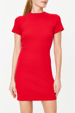 K?rm?z? Vucuda Oturan K?sa Kollu Bisiklet Yaka Mini Fitilli Esnek Orme Kalem Elbise TWOSS22EL2822 - Trendyolmilla фото 4