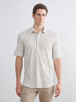 Regular Fit K?sa Kollu ?izgili Erkek G?mlek