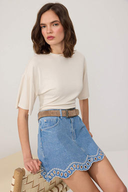 Mavi Brode Detayl? Mini Denim Etek TWOSS26ET00159 - Trendyolmilla фото 2