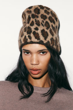 ANIMAL PRINT KNIT BEANIE