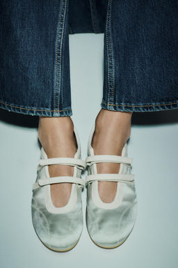 SATIN EFFECT TOPSTITCHED BALLERINAS - Zara фото 3
