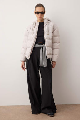 TRENDYOLMILLA Siyah Kapusonlu Su Itici Sisme Mont TWOAW21MO0022  фото 34