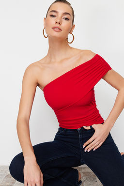 K?rm?z? Tek Omuz Detayl? Derapeli Esnek Orme Bluz TWOSS24BZ00214 - Trendyolmilla фото 3
