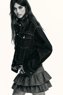 STUDDED DENIM-EFFECT JACKET - Zara фото 2