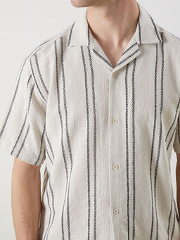 Regular Fit K?sa Kollu ?izgili Arm?rl? Erkek G?mlek