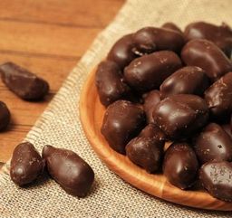 Цена за 0,5кг Финики в шоколаде (кг)