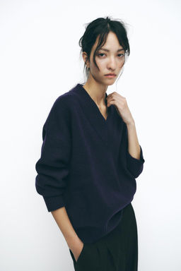 PLAIN KNIT V-NECK SWEATER - Zara фото 3