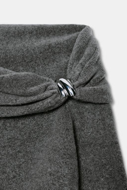 KNIT OFF-THE-SHOULDER SWEATER WITH METAL APPLIQU_ - Zara фото 3