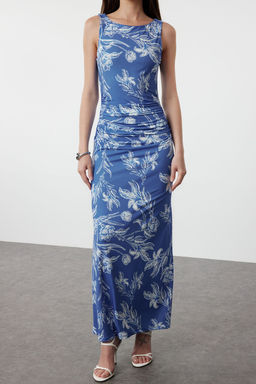 Mavi Cicekli Bask?l? Parlak Yuzeyli Kay?k Kaya Vucuda Oturan Esnek Orme Kalem Elbise TWOSS24EL00528