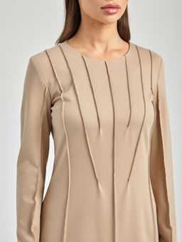 Платье со швами наружу