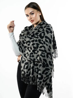 Яркий палантин с анималистичным принтом