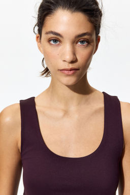 Top sin mangas en microfibra - H&m фото 8