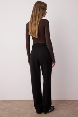 Siyah Wide Leg/Genis Paca Pileli Dokuma Kumas Pantolon TWOSS21PL0155