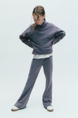 SLOGAN PRINT HOODIE, CHARACTERISTICS