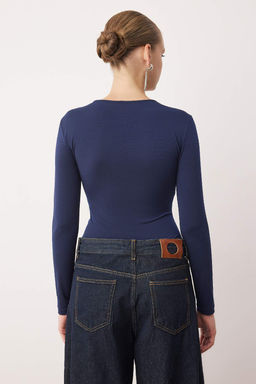 Lacivert Orme Dantelli Yaka Detayl? Body TPRAW25BD00007