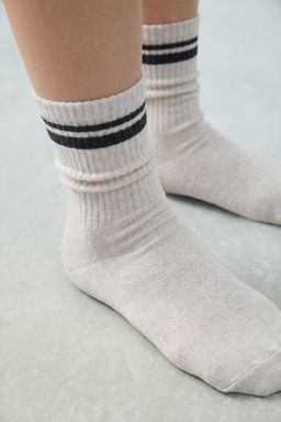 PACK TRES CALCETINES ALTOS RAYA DEPORTIVA / Beige vigor? - Zara фото 5