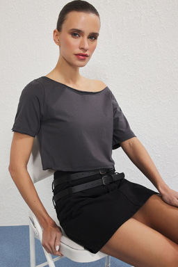 Trendyolmilla Siyah-Beyaz 2li Paket %100 Pamuk Asimetrik Kay?k Yaka Crop Orme T-Shirt TWOSS25TS00194  фото 2