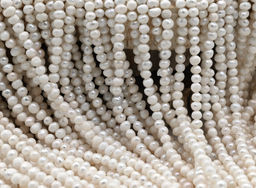 Бусины жемчуг речной галтовка 3*2мм цвет белый, 36см, 140 бусин Радуга камня