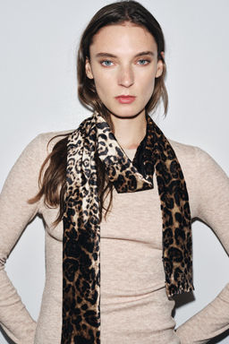 ANIMAL PRINT VELVET SCARF