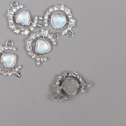 Цена за 5 шт. Декор для творчества металл, стразы «Сердце в месяце», серебро, 2×1.5×0.5 см