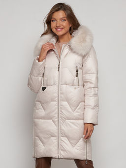 Пальто утепленное с капюшоном зимнее женское бежевого цвета 13305B - Visdeer фото 7