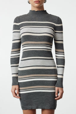 TRENDYOLMILLA Lacivert Mini Triko Renk Bloklu Dik Yaka Elbise TWOAW24EL00469 фото 4