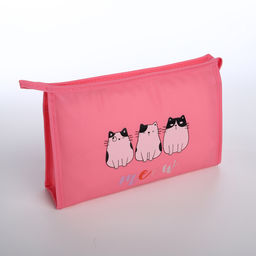 Косметичка на молнии треугольная с рисунком Meow, ярко-розовая