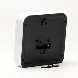 Часы - будильник настольные «Классика», с подвесом, дискретный ход, d=12.5 см, 15×15 см, АА