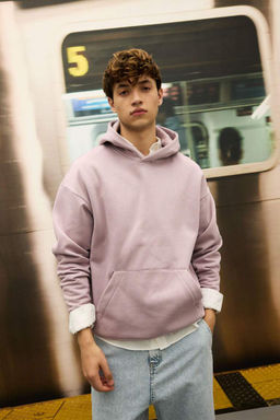 Базовый свитшот Oversize с капюшоном