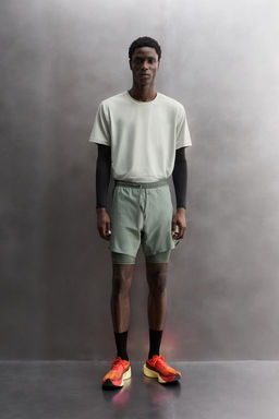 PANTALONES CORTOS ENTRENAMIENTO 2 EN 1 B?SICOS / verde lavado