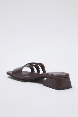 Trendyol Shoes Kahverengi Gold Tokal? Blok Topuk Kad?n Topuklu Terlik TAKSS25TO00036 - Trendyolmilla фото 12