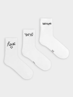 Носки унисекс мультипак (3 пары) белые с рисунком в виде надписи Кахай! - Mark formelle фото 2