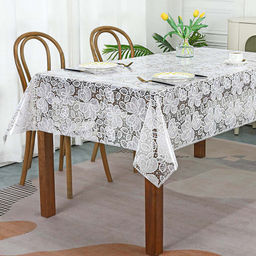 Скатерть ПВХ "Гипюр 2" 137х320см, длина стола до 280см, на 12 персон, "LACE" фактурная, на пленке, беж с перламутром, упак. "классическая" п/э 32х41см т.м. "Домашняя Мода" (Китай)