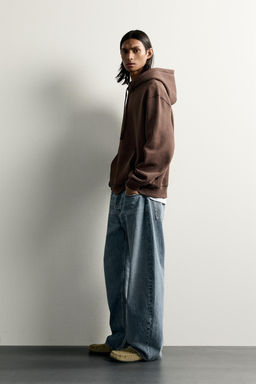 SUDADERA RELAXED FIT CAPUCHA B?SICA / Marr?n - Zara фото 4