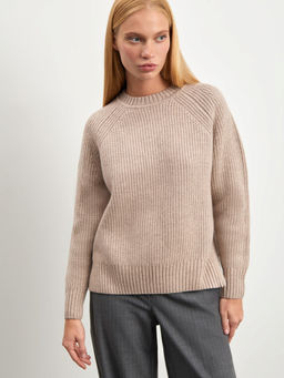 Джемпер с разрезами по бокам B2890/cammello - Emka фото 8