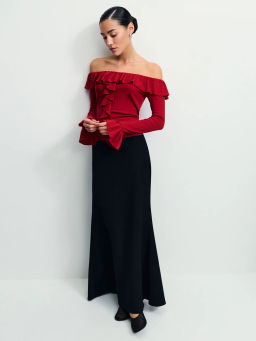 Приталенный лонгслив с рюшами / Zarina