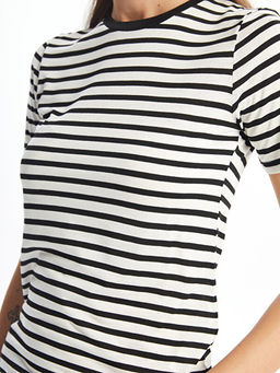 Bisiklet Yaka ?izgili K?sa Kollu Kad?n Ti??rt - Waikiki фото 3