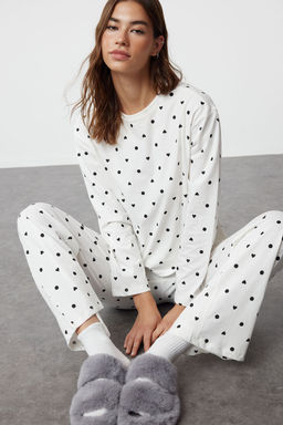 Beyaz %100 Pamuklu Puantiye ve Kalpli Orme Pijama Tak?m? THMAW25PT00039