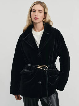 Куртка из бархата с поясом и акцентной деталью / Zarina