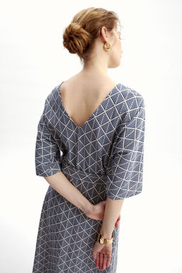 ЕВТ 5072/бежевый,ромбы-елочка платье жен