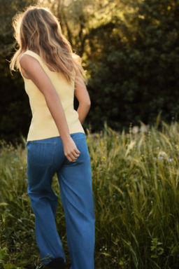 PLAIN KNIT CORSET TOP