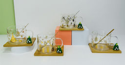 Кружка 350 мл Елка прозрачная с ложкой на деревянной подставке / HB-B5023 /уп 80/ Новогодняя