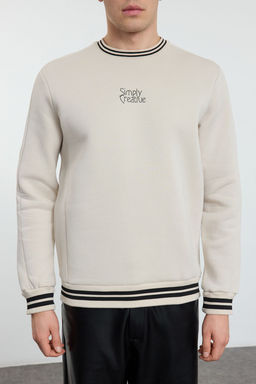 TRENDYOL MAN Ekru Regular/Normal Kesim Yaka Triko Bant Detayl? Yaz? Bask?l? Sweatshirt TMNAW25SW00108 - Trendyolmilla фото 3