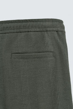BERMUDA RELAXED FIT ESTRUCTURA / Khaki
