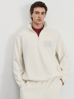 Толстовка relax fit с нашивкой / Zarina