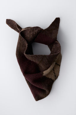 TRIANGULAR ARGYLE SCARF - Zara фото 4