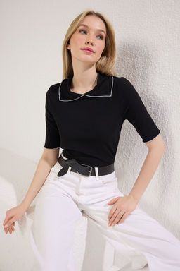 Trendyolmilla Siyah Yaka Detayl? Regular/Normal Kal?p Orme Orme Bluz TWOSS24BZ00194